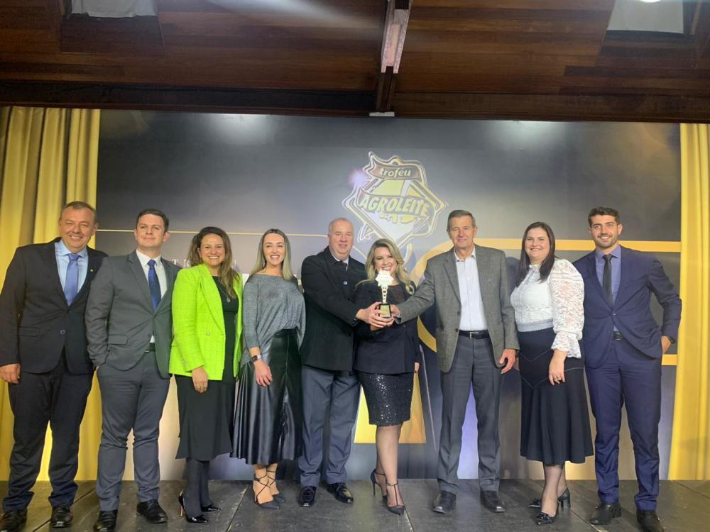 A cerimônia de premiação aconteceu no dia 09 durante a programação oficial do Agroleite, no Memorial da Imigração Holandesa, na Castrolanda. 