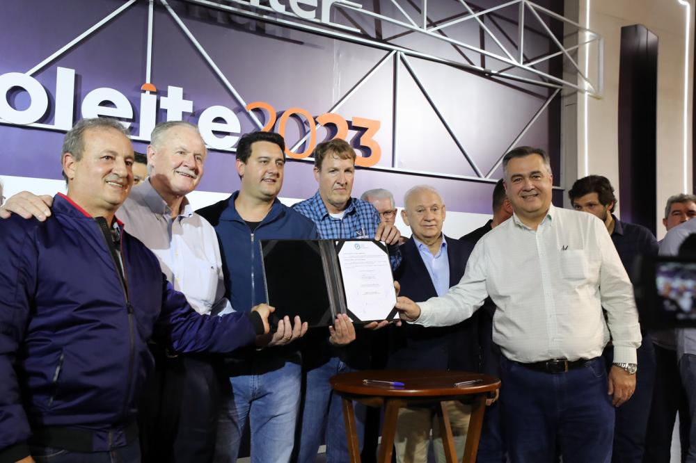 Em seu discurso oficial, o governador destacou os investimentos. “Trouxemos novidades para um evento que está em constante crescimento e, por isso, precisamos estruturar a região para atender as demandas do Agroleite