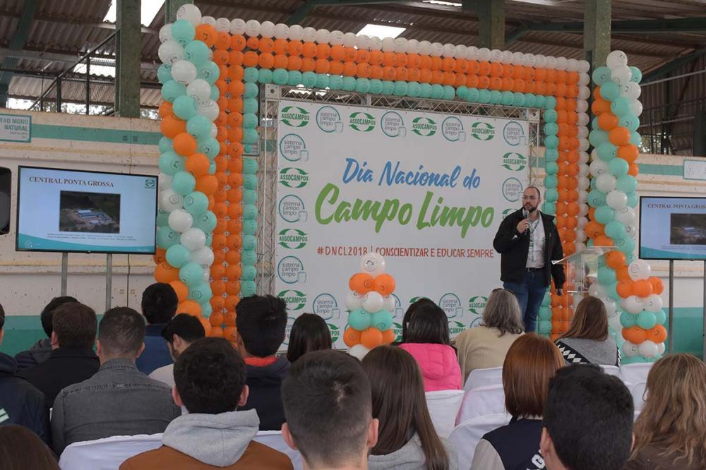 Promovendo a preservação do meio ambiente para as próximas gerações: Agricultores e Parcerias Sustentáveis em Destaque no Dia Nacional do Campo Limpo. Foto Toninho Anhaia