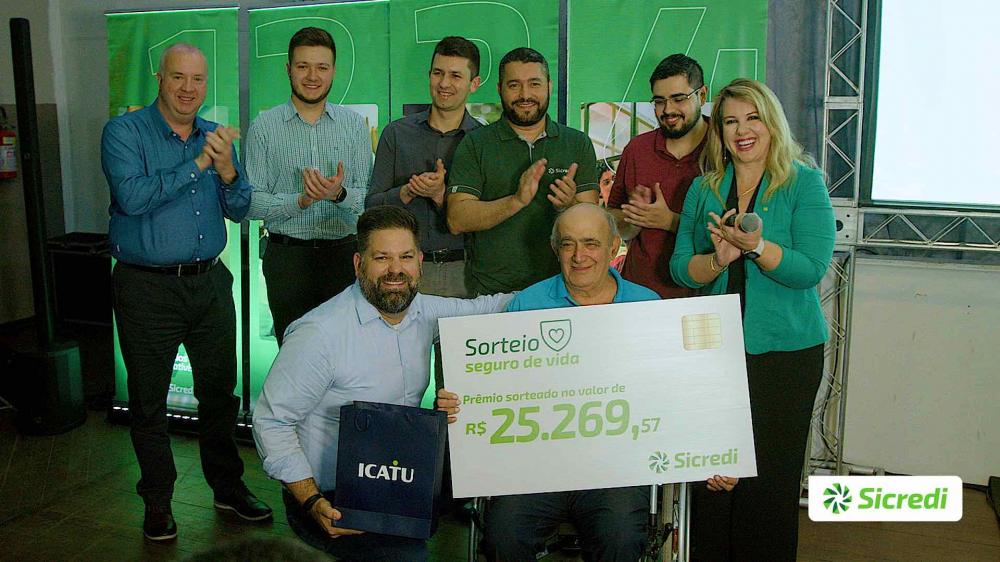 A entrega do prêmio de R$25.269,57 foi realizada durante a assembleia em Piraí do Sul. O ganhador, Sanito Mainardes, fez questão participar do momento. 