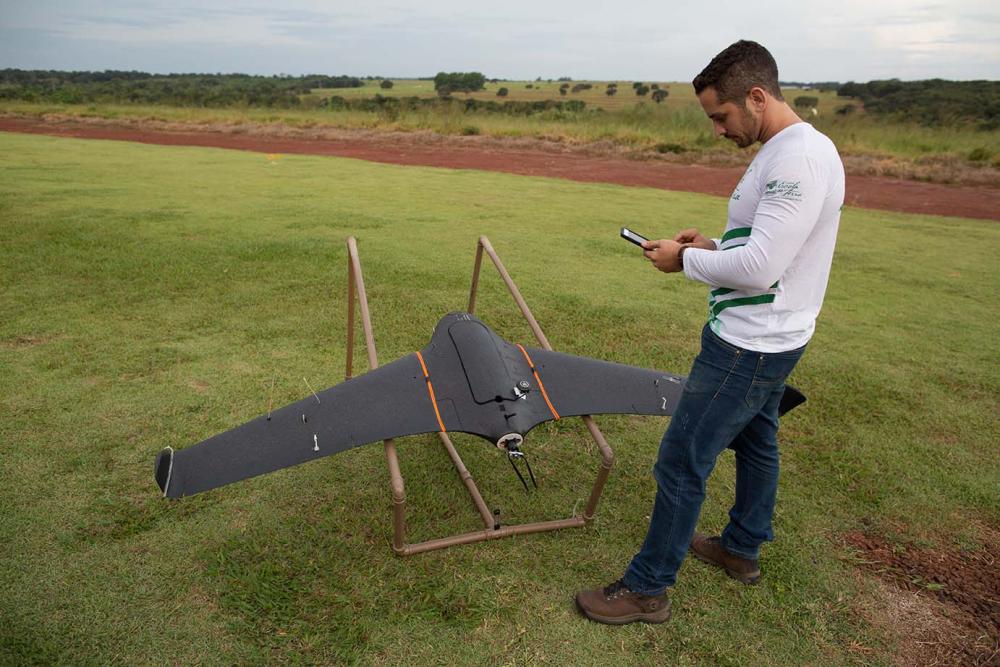 Agricultura de Precisão e uso de drones são ferramentas importantes quando se fala em uma agricultura volta na tecnologia e na sustentabilidade. Foto ilustrativa Sistema CNA/Wenderson Araujo
