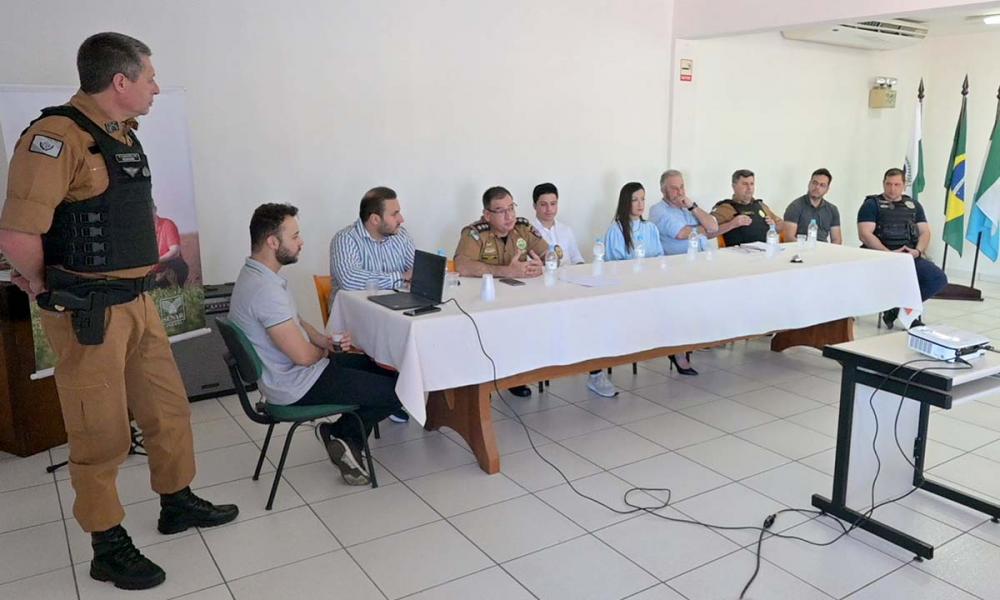 Unindo Forças: Juntos esferas governamentais e a comunidade, buscamos soluções eficazes para tornar o município de Castro mais seguro. Fotos Toninho Anhaia