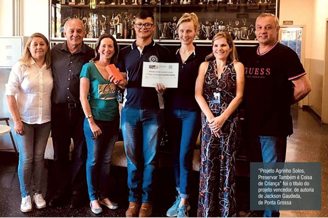 O artigo premiado “Projeto Agrinho Solos, Preservar Também é Coisa de Criança” é de autoria do aluno Jackson Gaudeda Inglês de Lara, do Colégio Agrícola Estadual Augusto Ribas, de Ponta Grossa, na região dos Campos Gerais.