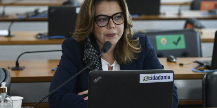 Comissão de Constituição, Justiça e Cidadania (CCJ) se reúne em sistema semipresencial para sabatina de indicados para compor o Conselho Nacional do Ministério Público (CNMP). À bancada, em pronunciamento, senadora Leila Barros (PSB-DF). Foto: Pedro Franç