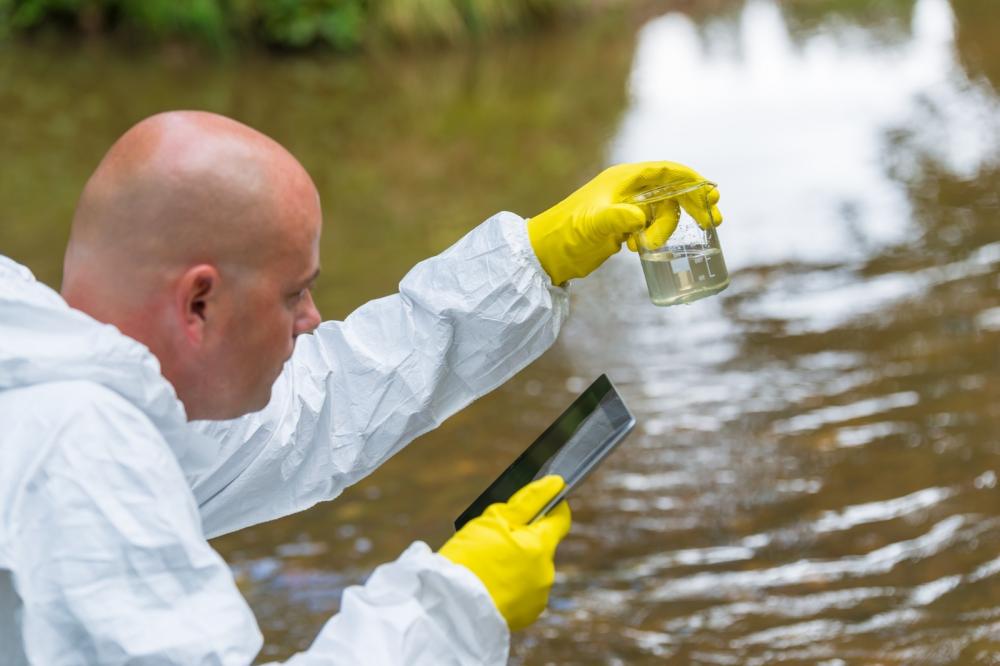 De acordo com o especialista, é importantíssimo que o produtor faça um tratamento preventivo para evitar o aumento da carga orgânica no viveiro, evitando assim picos de amônia e nitrito. Foto divulgação