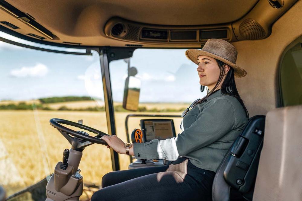 No Sicredi, 24% do total de associados do Agro são mulheres, somando cerca de 170 mil produtoras rurais Créditos: Divulgação