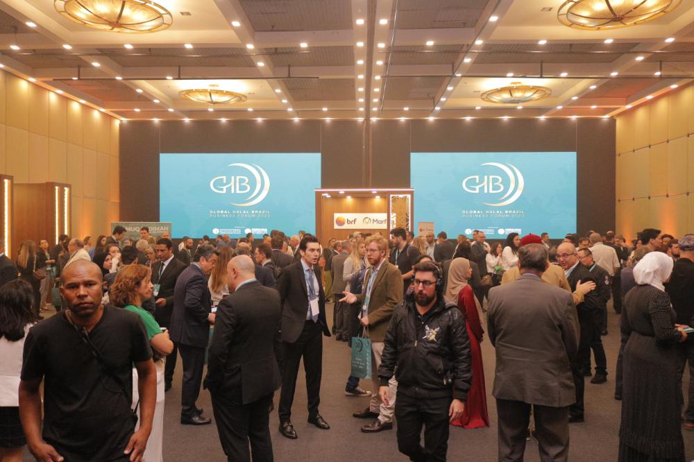 O Global Halal é patrocinado por BRF, Marfrig, Minerva Foods, Laila Travel, Turkish Airlines e Embratur, tem parceria da Apex Brasil, Câmara Islâmica de Comércio, Indústria e Agricultura, União das Câmaras Árabes e Liga Árabe, e apoio da Halal Academy. Fo