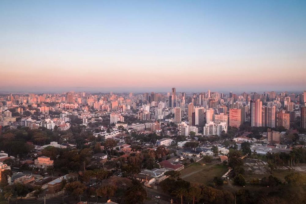 A capital paranaense foi eleita a Cidade Mais Inteligente do Mundo no World Smart City Awards. Envato. Foto assessroia