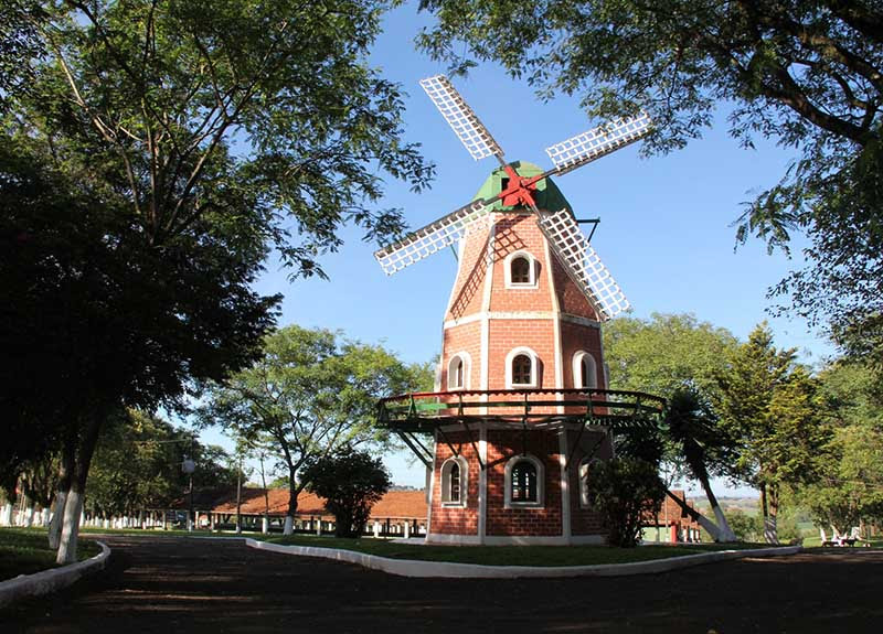 O moinho localizado na entrada, que há 40 anos é considerado um símbolo turístico do município, também vai receber aprimoramentos ao seu redor para ficar ainda mais convidativo