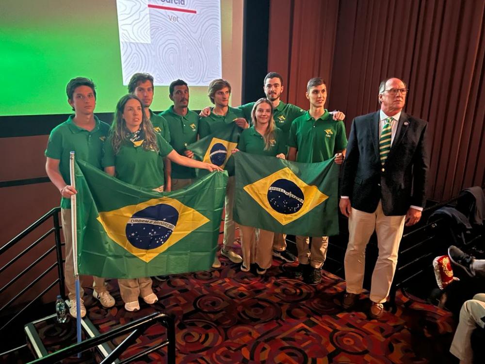 Conheça os integrantes das equipes brasileiras de Young Riders e Adulto, composta exclusivamente por equinos da raça Árabe, que já estão a posto para o início das disputas. Fotos: Divulgação/Time Brasil de Enduro Equestre