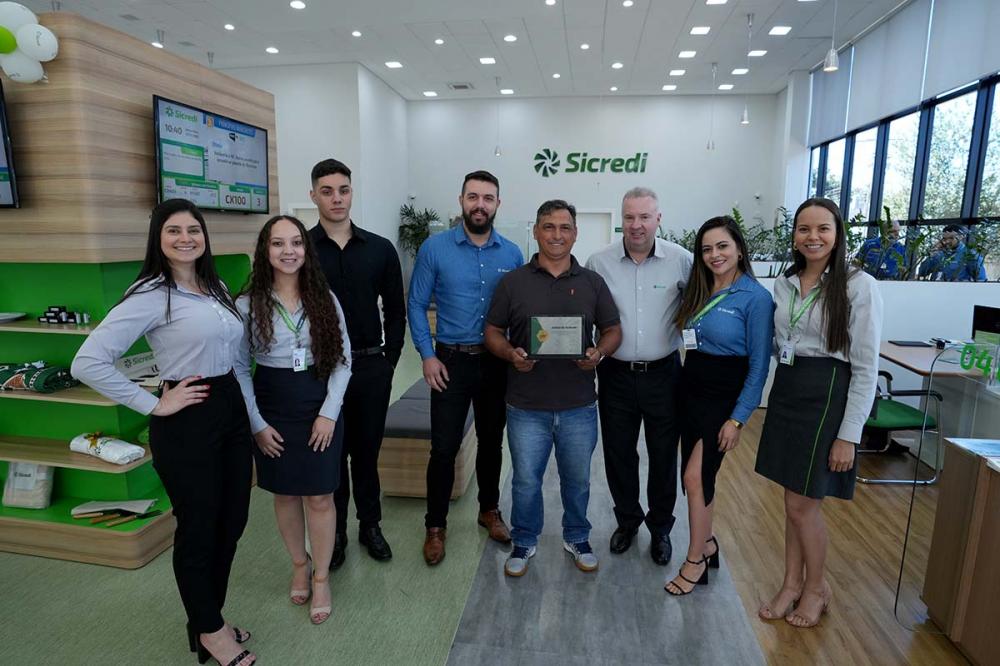 Equipe agradece a confiança da comunidade e comemora o crescimento de associados na região