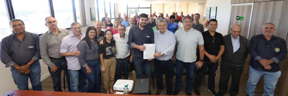 Termo de cooperação disponibiliza R$ 3 milhões para cursos e eventos de formação profissional, além de ações de políticas públicas e mobilização sindical