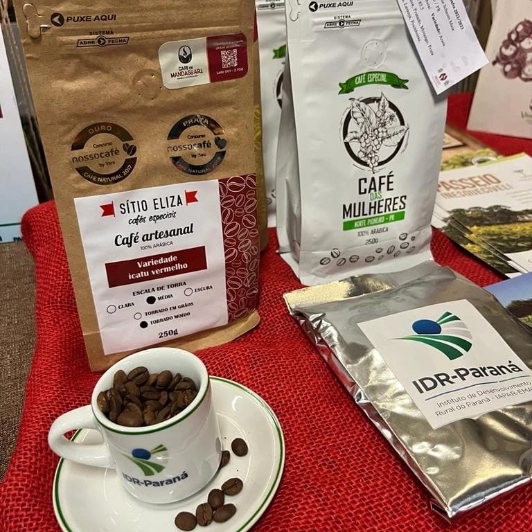 Ao lado da degustação e mostra dos produtos da agricultura familiar, foram divulgados os roteiros rurais paranaenses, como a Rota da Lavandas, a Rota do Queijo, o Caminho do Café das Mulheres, a Uva de Marialva, o Enoturismo e as Caminhadas da Natureza. F