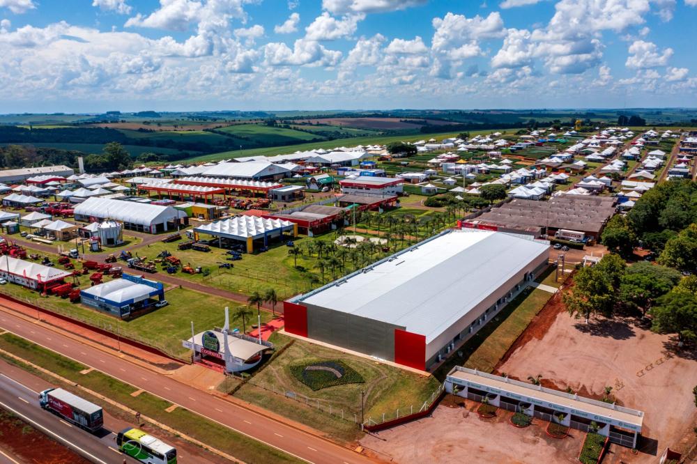 No passado, mais de 384 mil pessoas, do Brasil e exterior, conheceram as novidades do evento