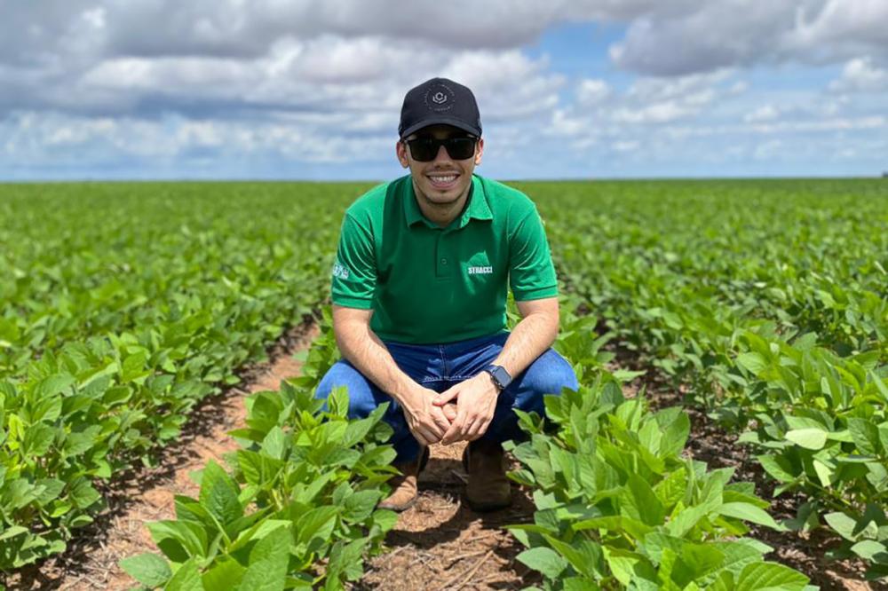 Lucas Stracci responsável técnixo na Fazenda Ana Terra, em São Desidério, na Bahia