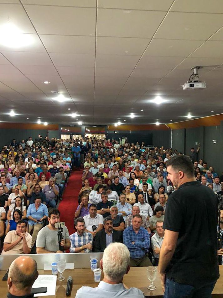 deputado federal Pedro Lupion, presidente da Frente Parlamentar da Agropecuária (FPA), durante sua participação em audiência pública realizada na cidade do Oeste do Paraná nesta quarta (17).