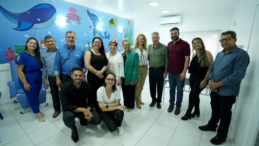 Inauguração aconteceu no último sábado com a presença da prefeita Elizabeth e do presidente do Sicredi, Marcio Zwierewicz