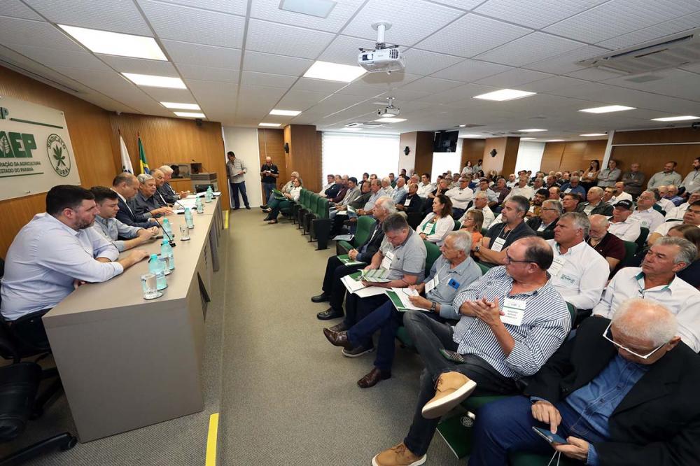 Evento contou com a presença dos principais parlamentares representantes do setor no Paraná e no Brasil, que destacaram os desafios para 2024