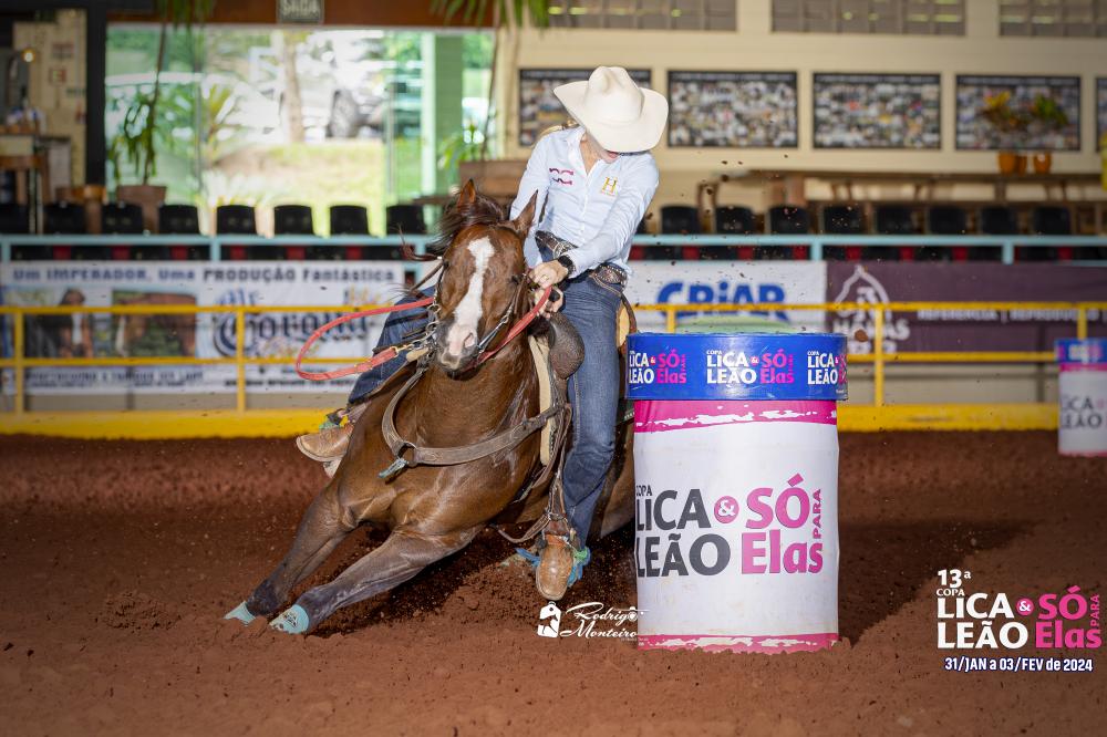 Caroline Rugolo - Melhor Amazona da temporada.jpgFotos: Divulgação/Haras Raphaela 