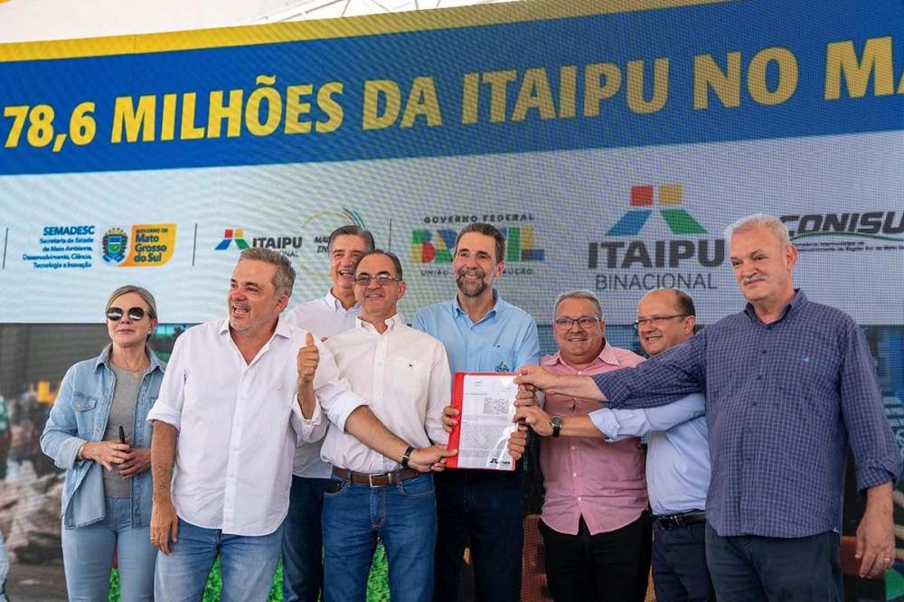 Cerimônia em Iguatemi (MS) reuniu o diretor-geral brasileiro Enio Verri, o vice-governador José Carlos Barbosa, prefeitos, deputados, secretários municipais e estaduais e outras autoridades da regiãoFotos Marcos Labanca