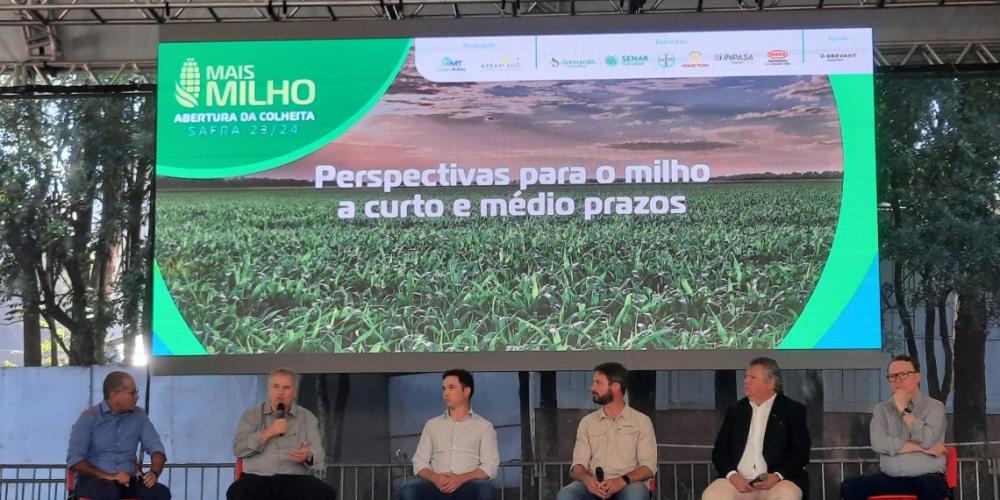 Durante o painel “Perspectivas para o milho a curto e médio prazos”, mediado pelo diretor da Abramilho, Glauber Silveira, o consultor da Safras e Mercado, Paulo Molinari, destacou a singularidade do momento atual vivido pelos produtores