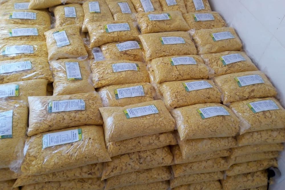 A Cooperativa da Agricultura Familiar de Pinhão (Cooafapi), na região Sul do Paraná, empacotou este mês a primeira fornada de farinha de biju proveniente de milho. Foto: Divulgação da Cooafap