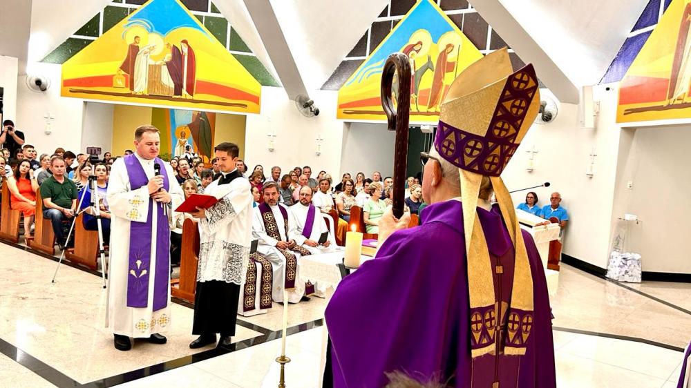 O bispo celebrou a missa de posse no último sábado. Uma Jornada de Devoção e Evangelização Sob a Bênção do Bispo Dom Sergio Arthur Braschi. 