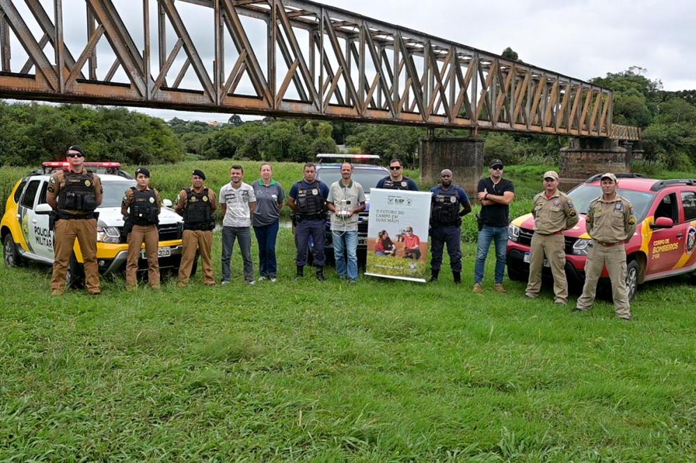As equipes de segurança do município de Castro no Paraná realizam curso de operação de drones proporcionado pelo Sindicato Rural de Castro e Sistema Faep/Senar em parceria com a Secretaria Municipal de Segurança Pública . Foto Toninho Anhaia