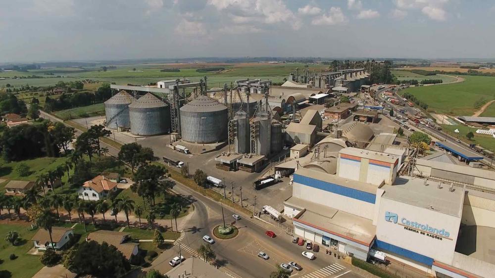 A cooperativa alcançou a marca de R$ 6,7 bilhões de faturamento bruto e distribuirá R$ 57,4 milhões de sobras aos cooperados. A proposta de distribuição foi aprovada por unanimidade durante o encontro.