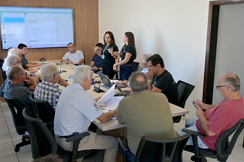 Sicoob Sul faz a apresentação no Café do Produtor no Sindicato Rural de Castro.