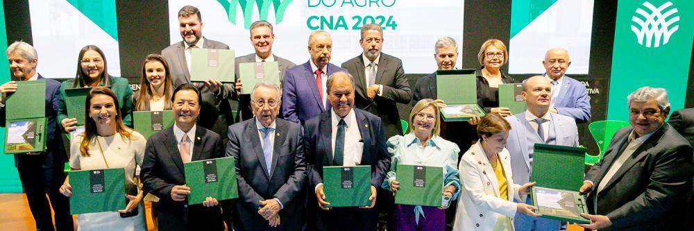 Documento com reivindicações do agro foi entregue a representantes do Congresso Nacional, em Brasília, em evento que reuniu deputados, senadores, ministros e embaixadores, além de lideranças rurais do Brasil