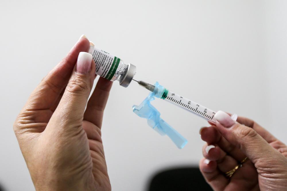 Campanha de vacinação contra a gripe começa hoje segunda para 4,5 milhões de pessoas Foto: Geraldo Bubniak/AEN