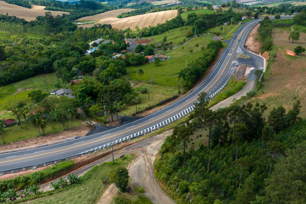 Campos Gerais, Centro e Centro-Sul tem investimento bilionário em rodovias - PR-160 Telêmaco Borba a Imbaú terceiras faixas Klabin Foto: DER-PR