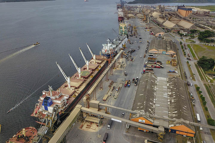 A crescente demanda internacional e ao mercado doméstico, e pelas exportações, diante do “efeito China”, que favoreceu a rentabilidade e a competitividade do setor com a desvalorização do Real frente ao dólar. Foto José Fernando Ogura/AEN