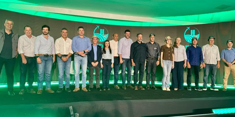 A convite do Sistema FAEP/SENAR-PR e da Sociedade Rural do Paraná, evento de lançamento reuniu parlamentares, autoridades e produtores rurais na Expolondrina 2024