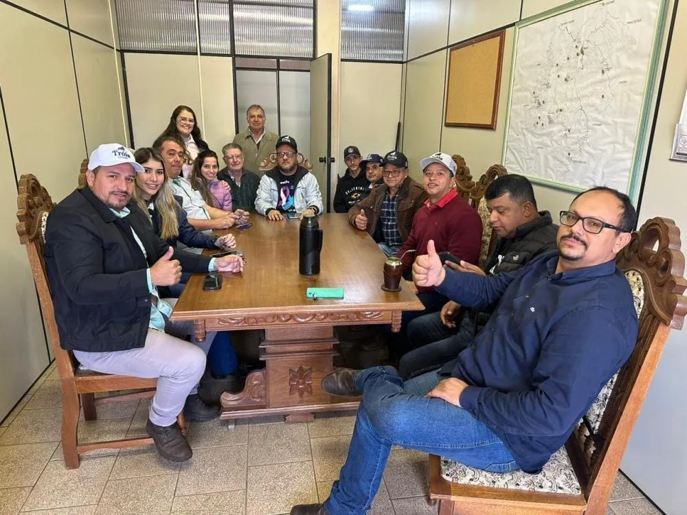 A nova diretoria do Sindicato Rural Patronal de Tibagi assume com o compromisso de aumentar a participação de jovens e mulheres, fortalecendo a representatividade e a defesa das pautas do agronegócio.