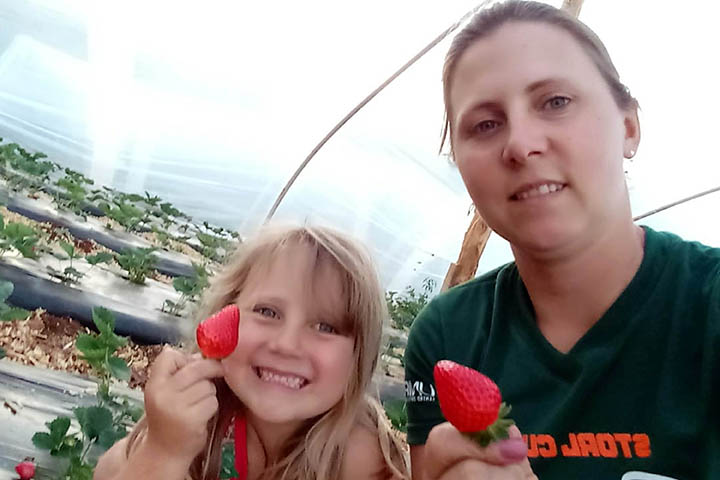 Segundo o último Censo Agropecuário divulgado em 2017 pelo IBGE – Instituto Brasileiro de Geografia e Estatística, 19% dos estabelecimentos agropecuários no Brasil são comandados por mulheres.