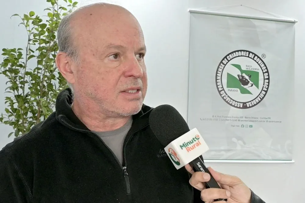 João Guilherme Brenner, Presidente da Associação Paranaense de Criadores de Bovinos da Raça Holandesa, destaca a importância da Expoleite para a pecuária leiteira. Foto Toninho Anhaia