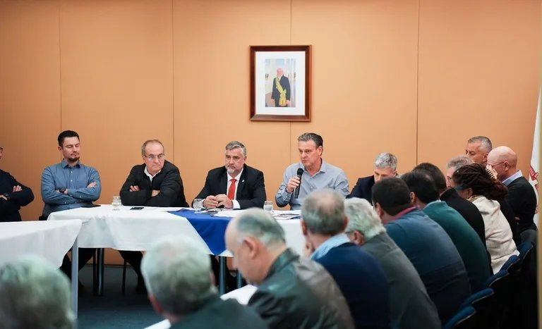 Assunto foi discutido na reunião de trabalho do Gabinete Itinerante do Mapa no estado. Ministro da Secretaria para Apoio à Reconstrução do RS, Paulo Pimenta, participou do encontro. Foto Mapa