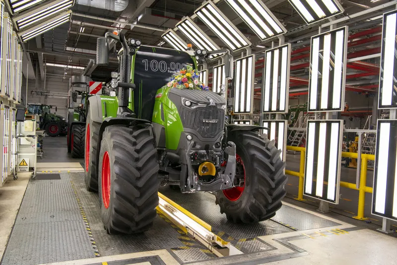 O 100.000º Fendt 700 Vario saiu da linha de produção em Marktoberdorf, Alemanha.