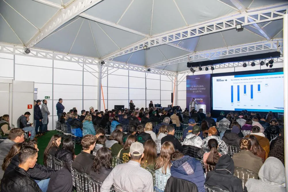 Pela primeira vez evento conta com três plenárias para apresentação de temas técnicos e panorama de mercado do leite e do agronegócio