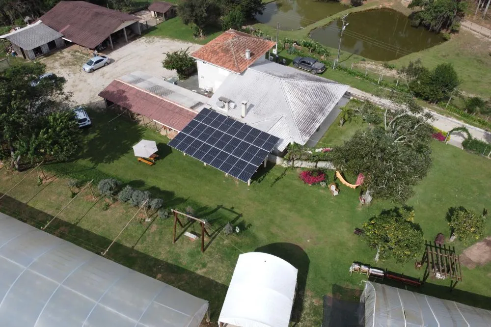 Chácara Sao Miguel em Guajuvira no municipio de Araucaria que produz Morango com utilizacao de energia solar numa iniciativa do Renova Parana. Foto: Geraldo Bubniak/AEN Foto: Geraldo Bubniak/AEN