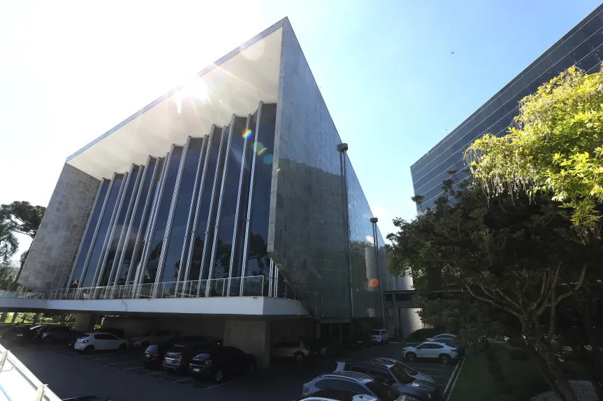 De acordo com o Regimento, a eleição dos membros da Mesa será feita por meio de votação nominal, utilizando-se o painel eletrônico de votação, exigida a maioria absoluta de votos.Créditos:Orlando Kissner/Alep