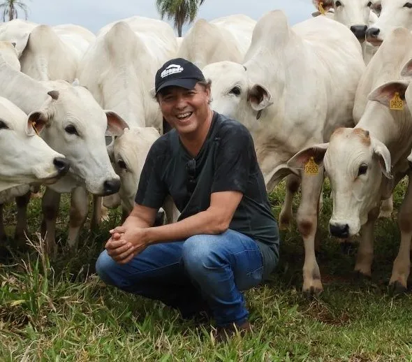 Ariosto Mesquita - Jornalista, pós-graduado em Administração de Marketing e Comércio Exterior e mestre em Produção e Gestão Agroindustrial.