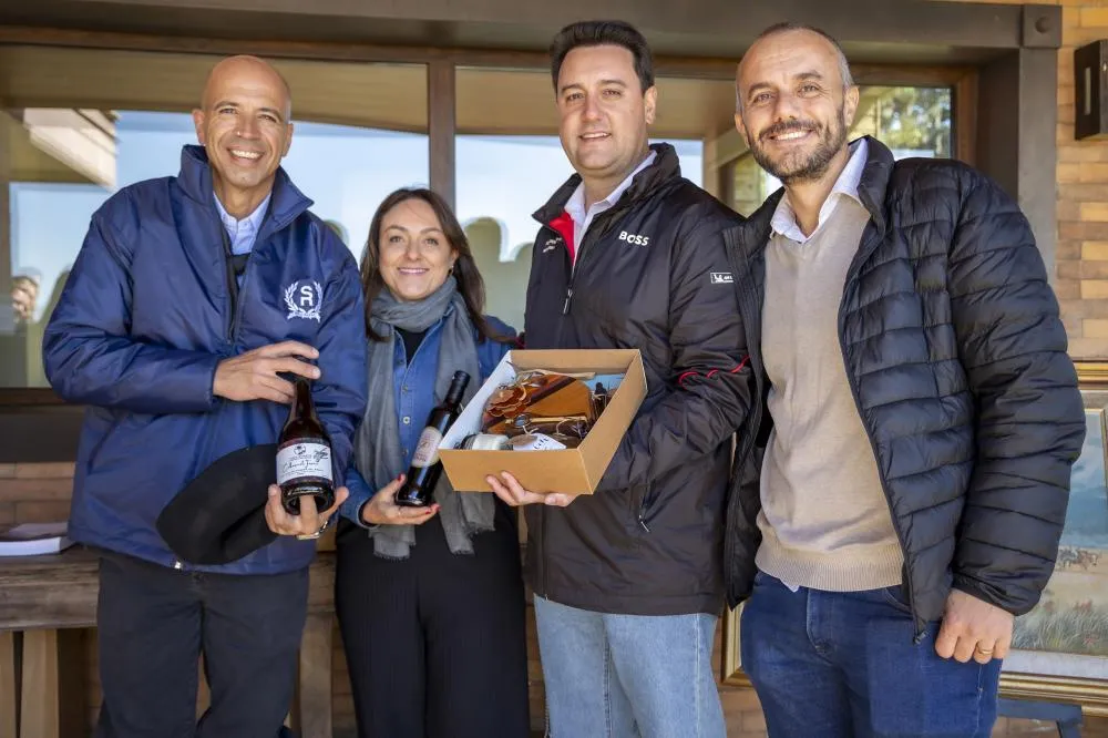Governador Carlos Massa Ratinho Junior se encontrou com empresários da localidade de São Luiz do Purunã para ouvir propostas de potencial de turismo na região que conta com riquezas naturais como a Escarpa Devoniana, o Buraco do Padre e o Rio dos Papagaio