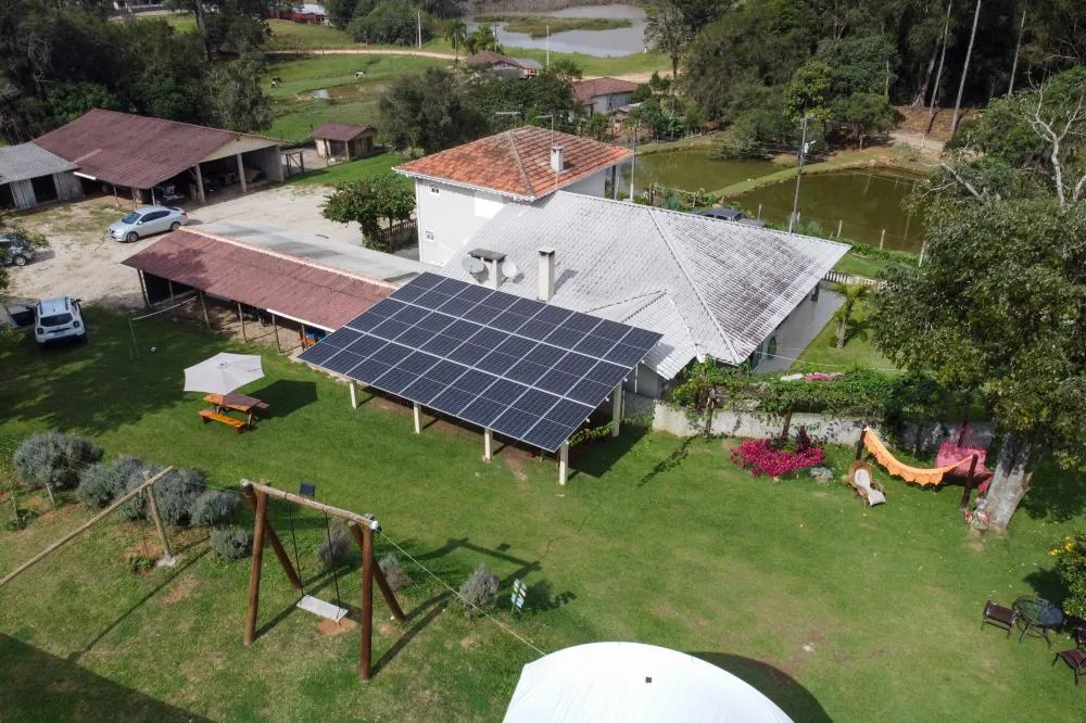 Characa Sao Miguel em Guajuvira no municipio de Araucaria que produz Morango com utilizacao de energia solar numa iniciativa do Renova Parana. Foto: Geraldo Bubniak/AEN Foto: Geraldo Bubniak/AEN