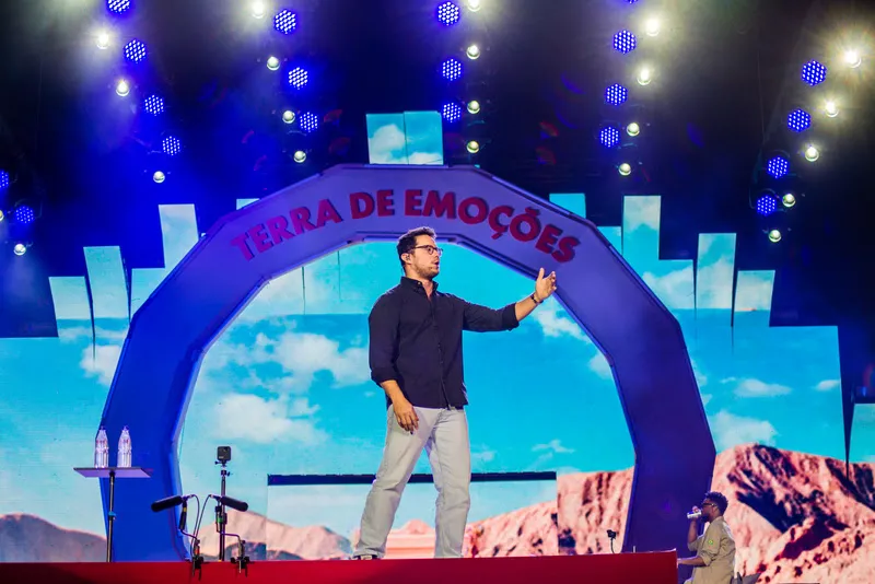Evangelista Deive Leonardo lota e emociona arena da 69ª Festa do Peão de Barretos - Crédito: Thais Ministro