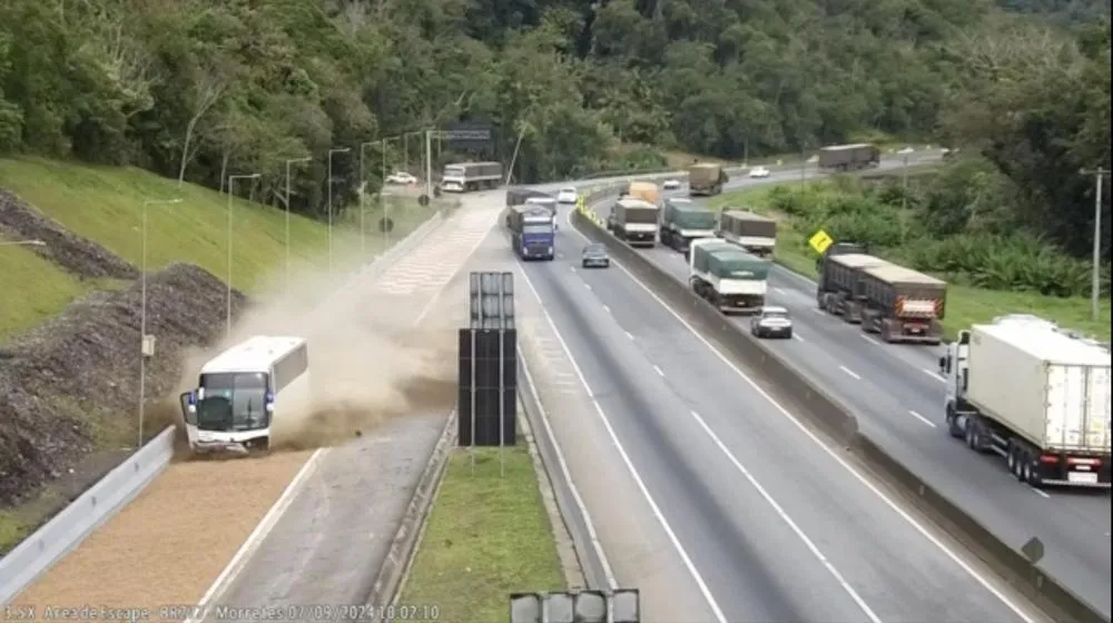 A rápida ação do motorista ao utilizar a área de escape revitalizada pela EPR Litoral Pioneiro garantiu a segurança de todos. Foto EPR Litoral Pioneiro