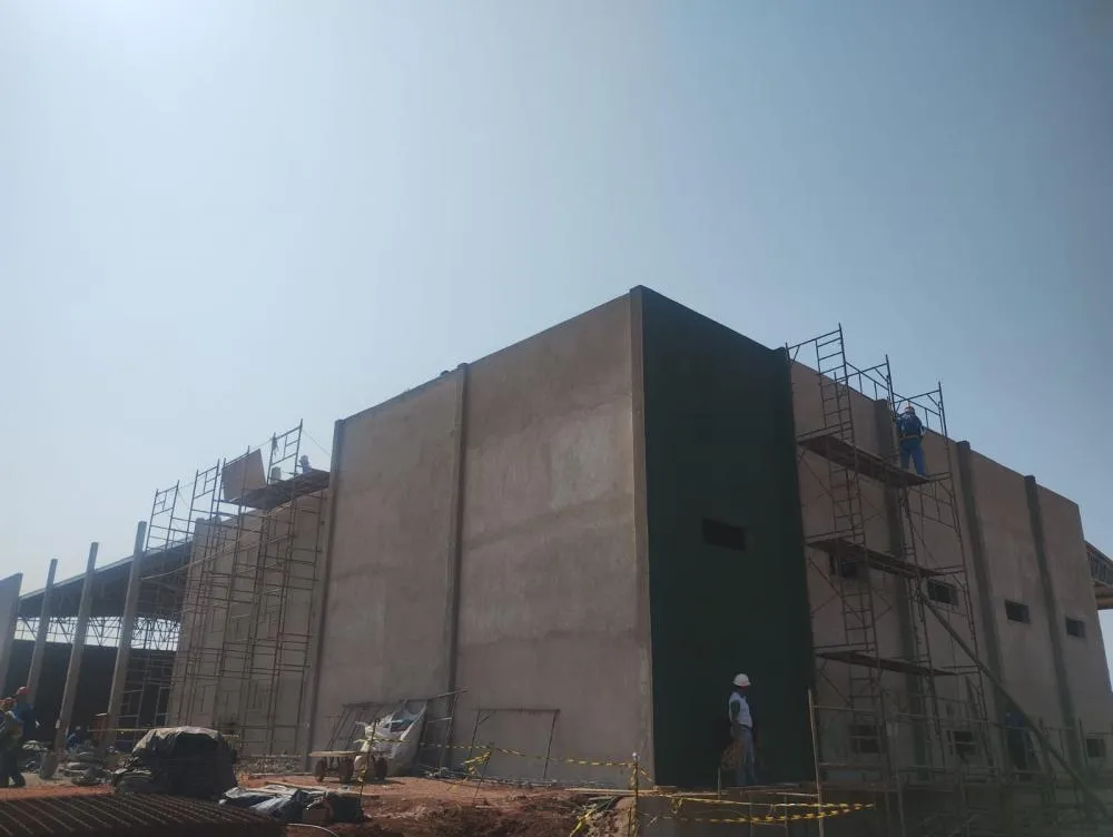 Obras da nova filial em Santo Antônio da Platina: previsão de inauguração é nos próximos meses / Crédito: Henrique Miyamoto