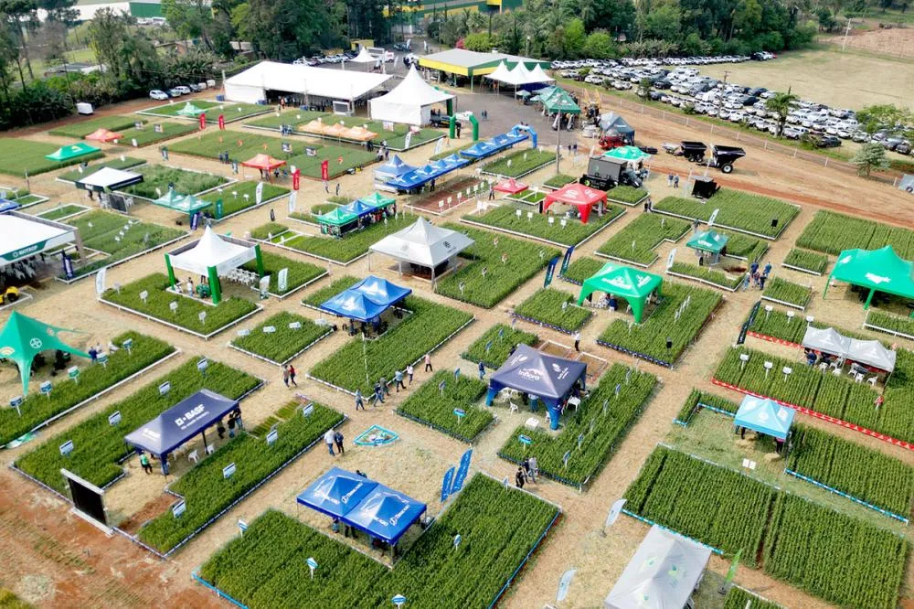Inovação e conhecimento em campo! O Dia de Campo de Inverno da Coopertradição foi um sucesso, com diversas novidades e tecnologias apresentadas para os cooperados. Fotos assessoria de imprensa